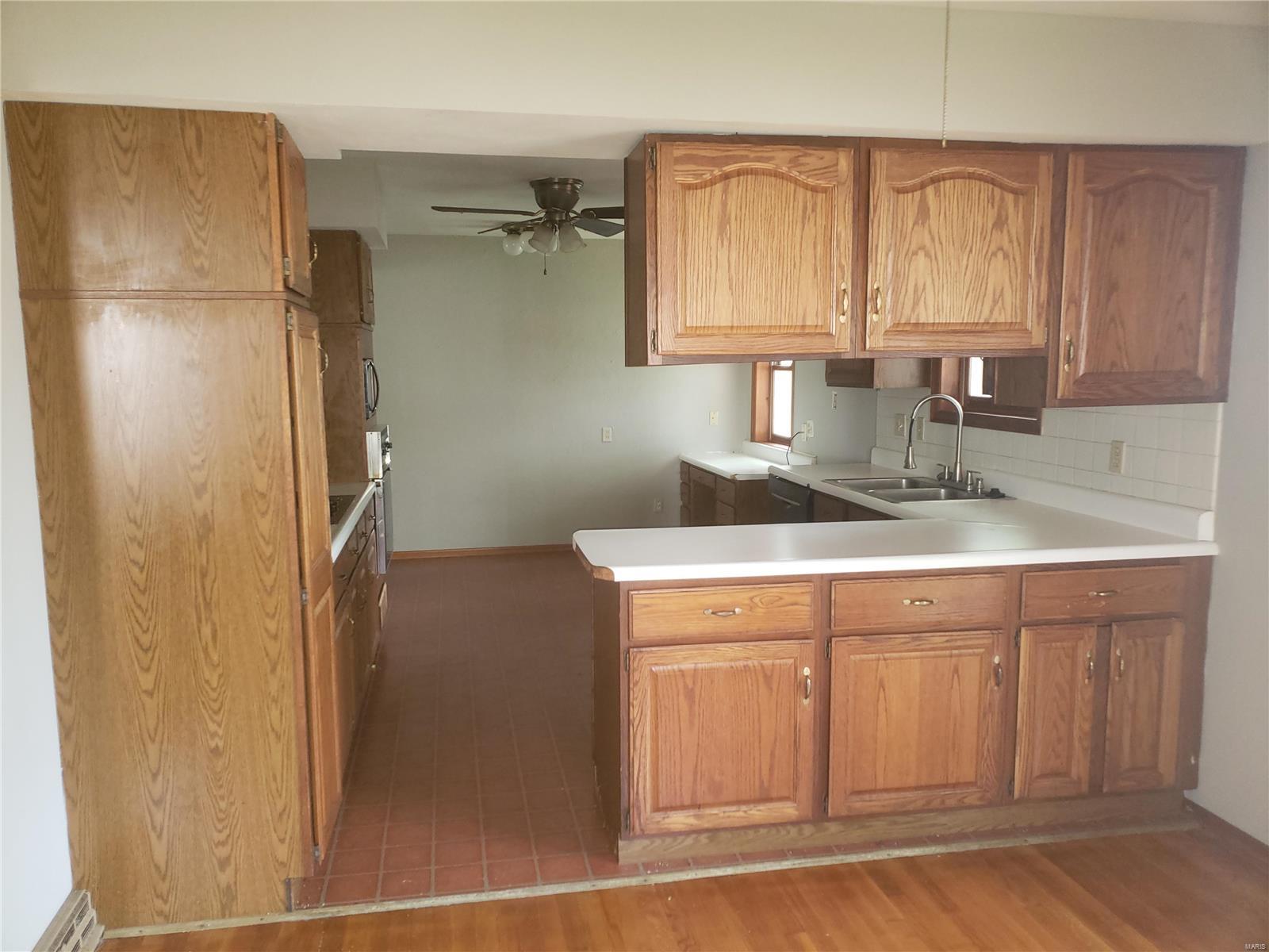 216 Pleasant Ridge Road Fairview Heights, IL 62208 - Photo 8 of 20 Gallery Image 8