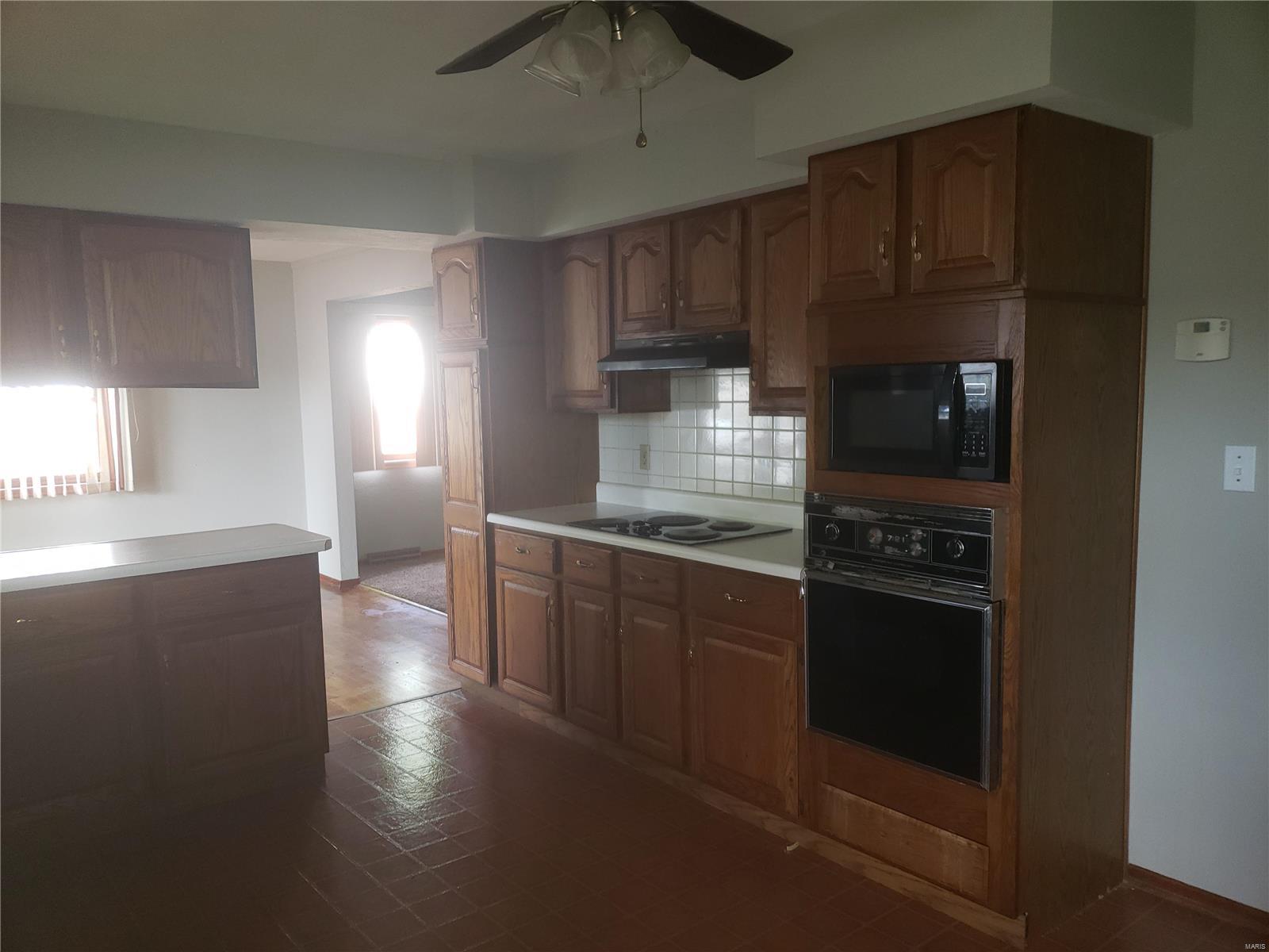 216 Pleasant Ridge Road Fairview Heights, IL 62208 - Photo 9 of 20 Gallery Image 9