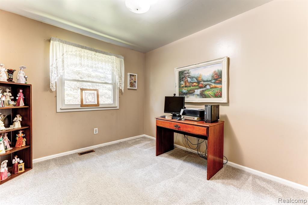 7415 West Mt Morris Road Flushing, MI 48433 - Photo 14 of 26