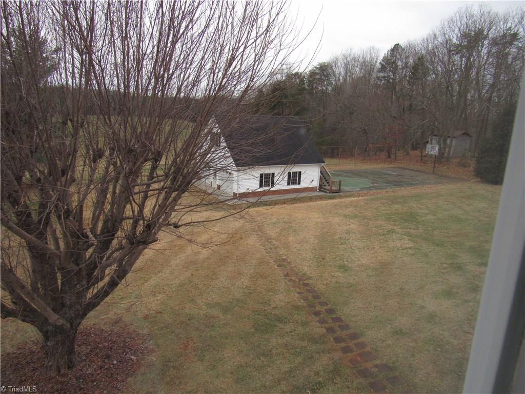 340 Hartgrove Road King, NC 27021 - Photo 7 of 30