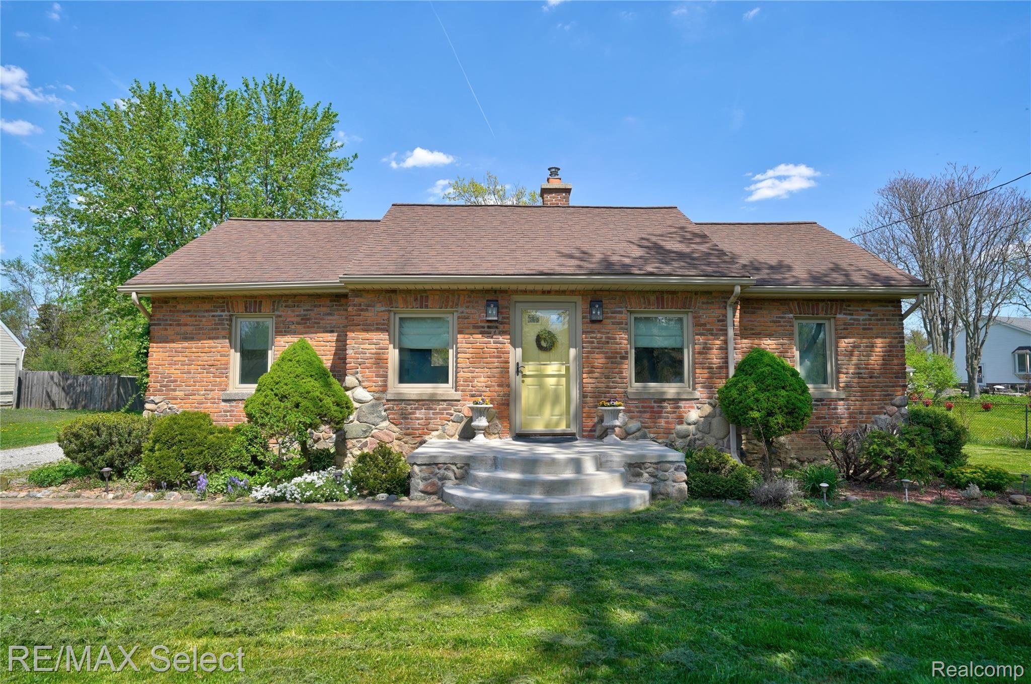 7409 Embury Road Grand Blanc, MI 48439 - Photo 1 of 36 7409 Embury Rd 04.jpg