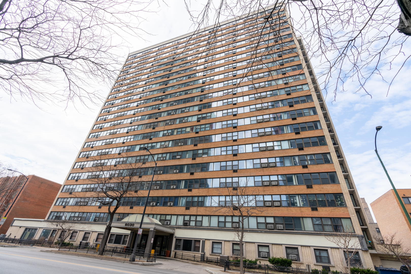 6030 North Sheridan Road, Unit 508 Chicago, IL 60660 - Photo 1 of 15