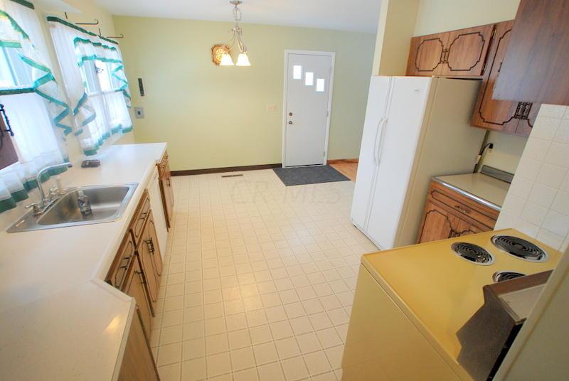 240 Darbyhurst Road Columbus, OH 43228 - Photo 11 of 23 Gallery Image 11