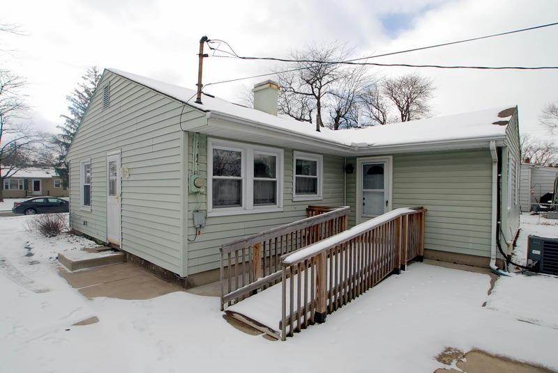 240 Darbyhurst Road Columbus, OH 43228 - Photo 3 of 23 Gallery Image 3