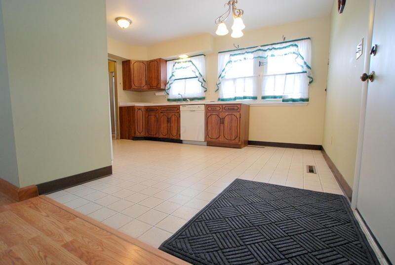 240 Darbyhurst Road Columbus, OH 43228 - Photo 10 of 23 Gallery Image 10