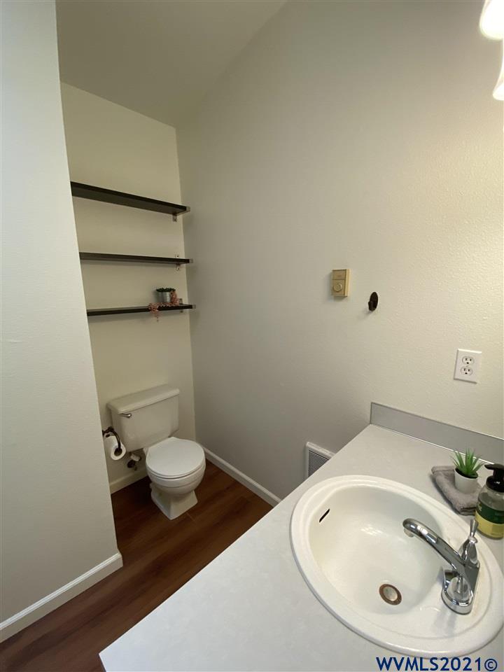 5168 Jones Road Southeast Salem, OR 97306 - Photo 16 of 40 Gallery Image 16