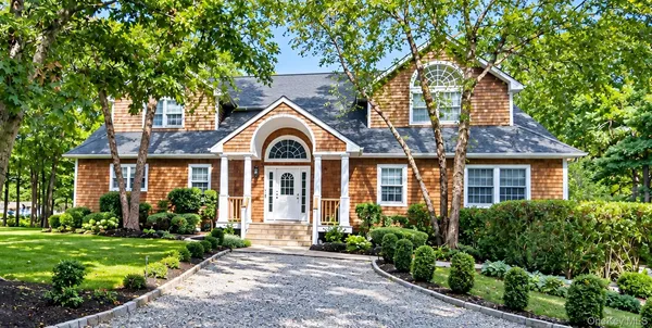 $1,150,000 | 5 Emily Court, Hampton Bays, NY 11946