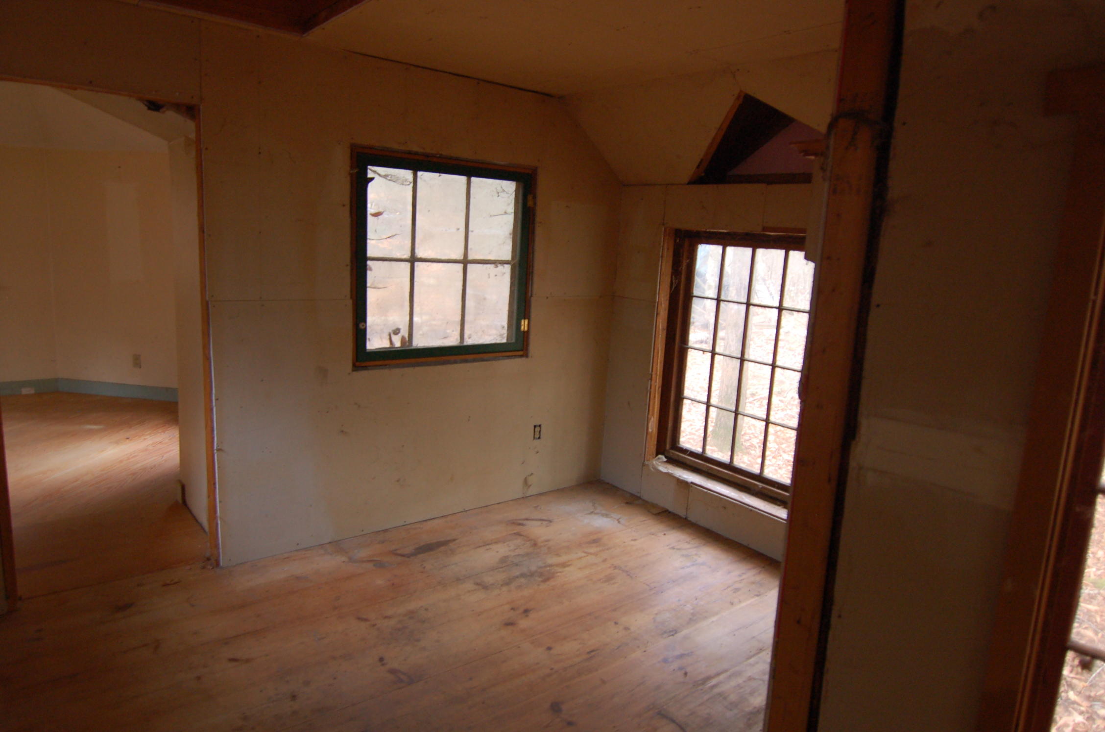 305 Choate Road Montville, ME 04941 - Photo 7 of 14 Middle Room