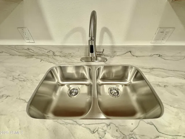 $285,000 | 1622 East Campbell Avenue, Unit T, Phoenix, AZ 85016