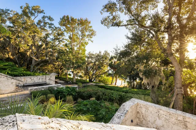 $23,500,000 | 109 South River Road, Sewall's Point, FL 34996