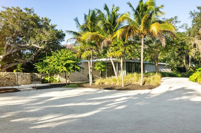 $23,500,000 | 109 South River Road, Sewall's Point, FL 34996