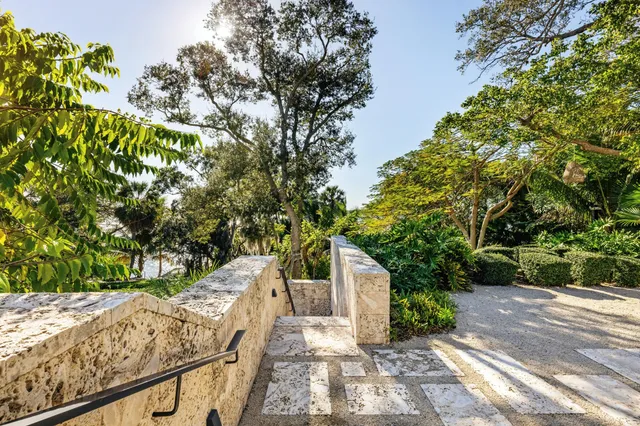 $23,500,000 | 109 South River Road, Sewall's Point, FL 34996