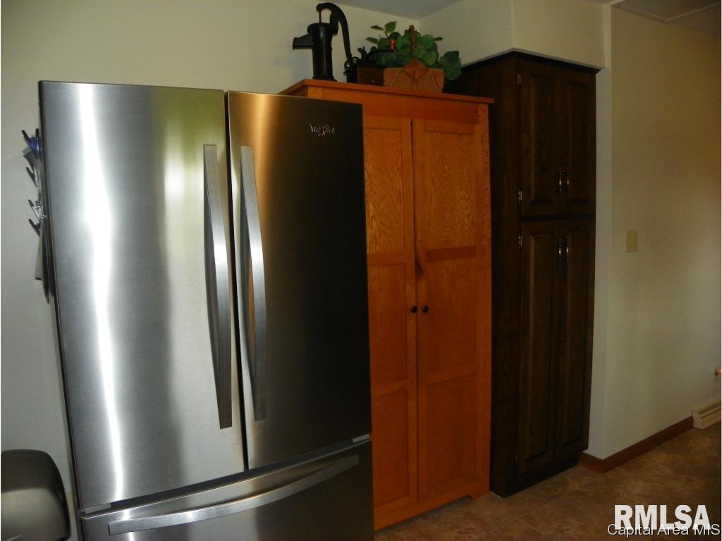 1405 Merritt Road Jacksonville, IL 62650 - Photo 14 of 36
