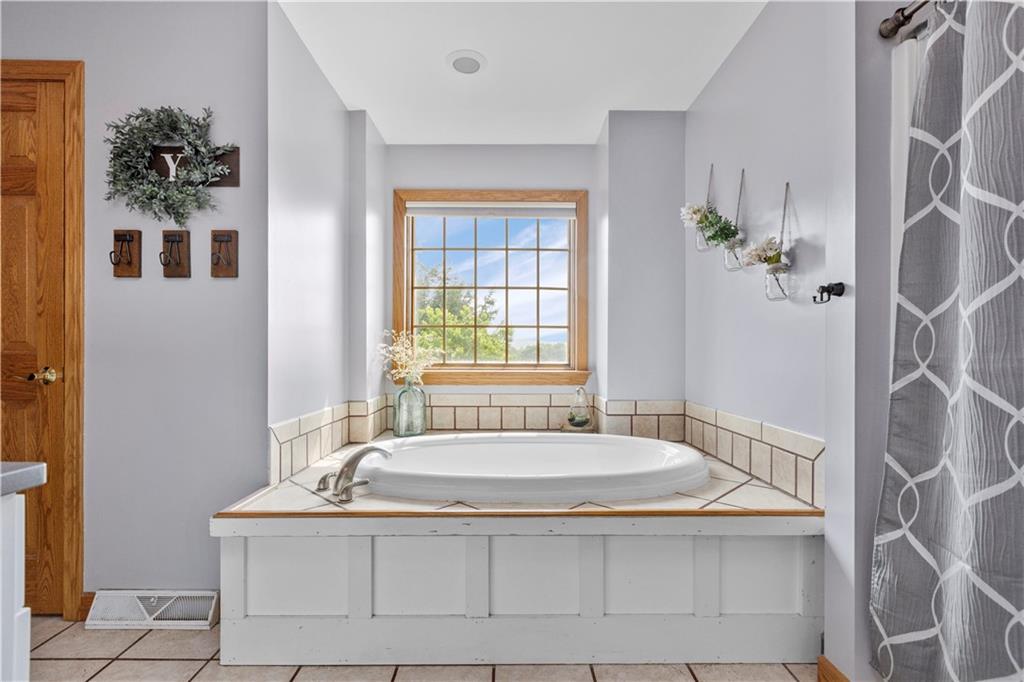 553 Cannery Road Mercer, PA 16137 - Photo 18 of 25