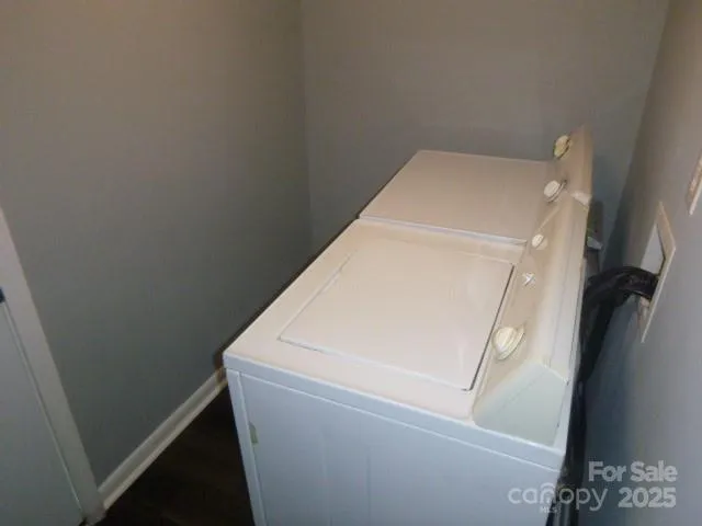 a close up view of washer and dryer