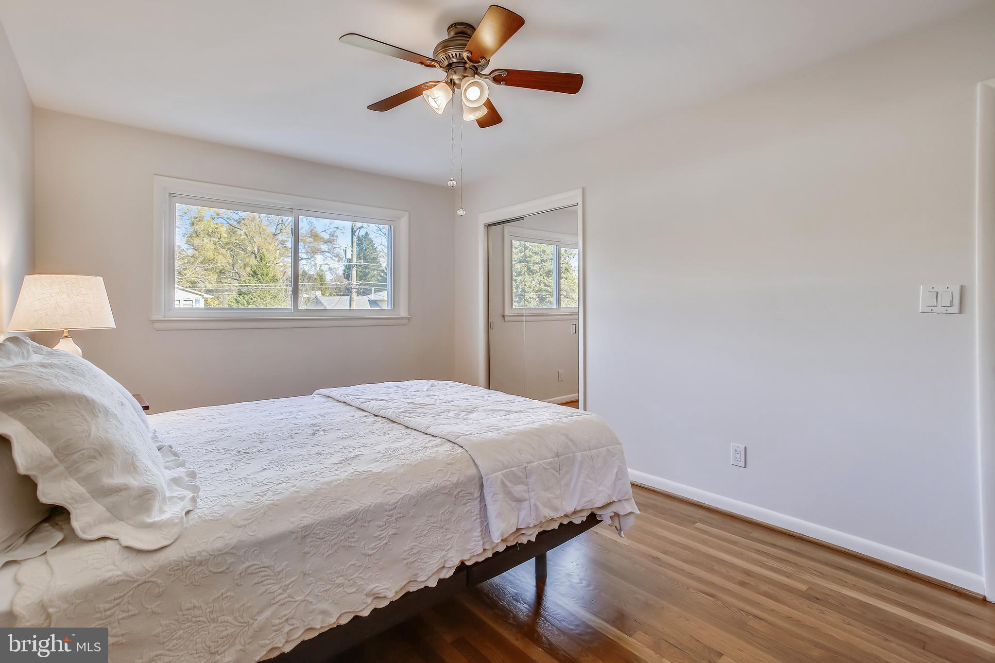 8915 Battery Road Alexandria, VA 22308 - Photo 21 of 57 2nd bedroom has large windows