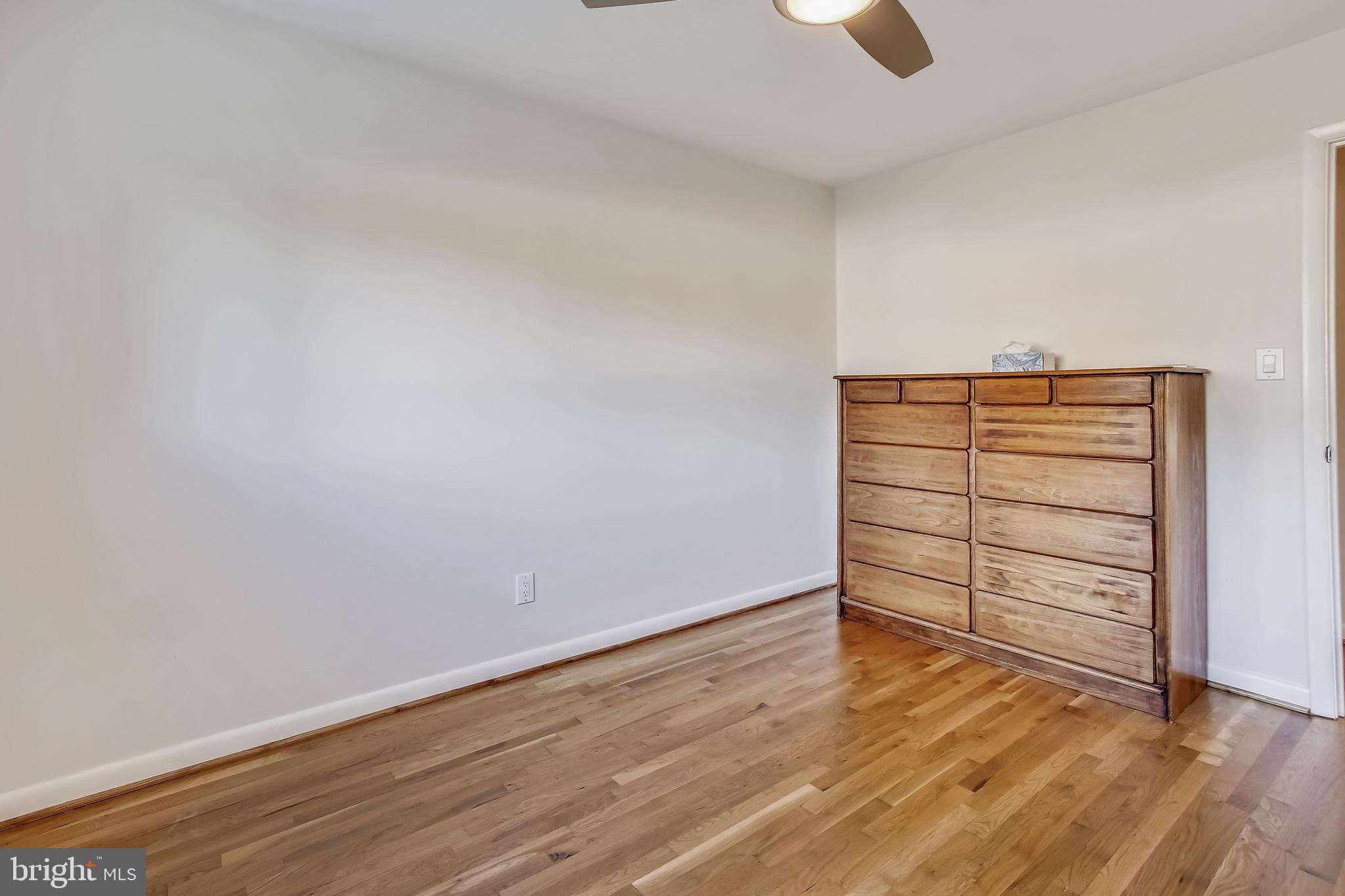 8915 Battery Road Alexandria, VA 22308 - Photo 23 of 57 3rd bedroom