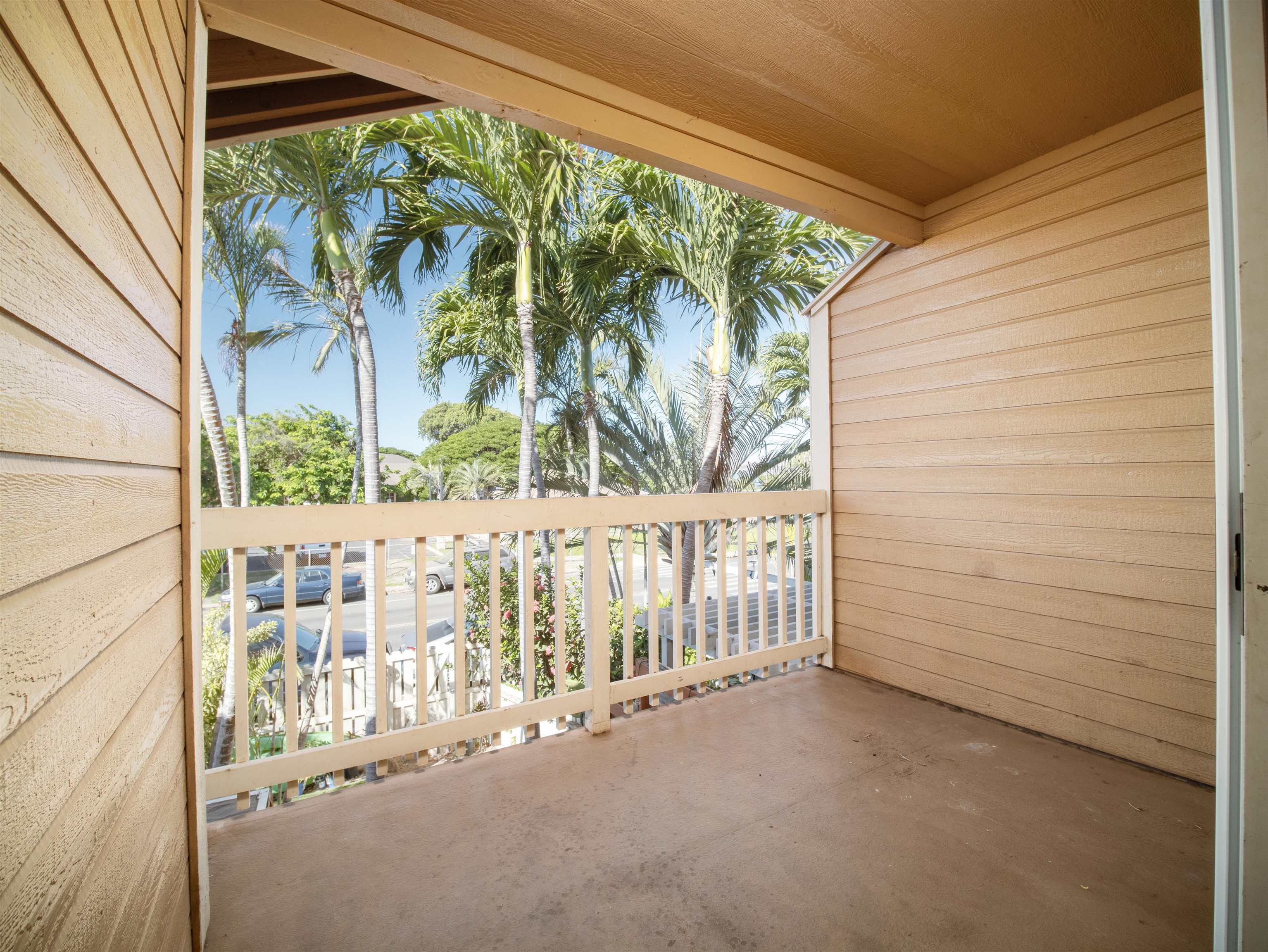 140 Uwapo Road, Unit 43204 Kihei, HI 96753 - Photo 4 of 21 a view of a pathway of a building