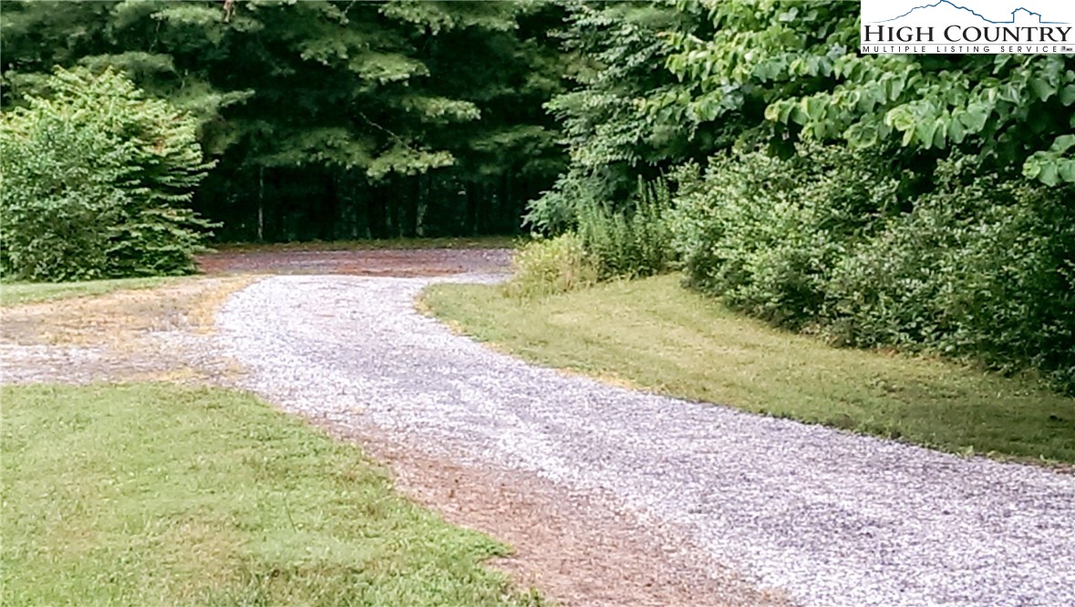 1283 Cindylane Road Sparta, NC 28675 - Photo 5 of 37 Gallery Image 5