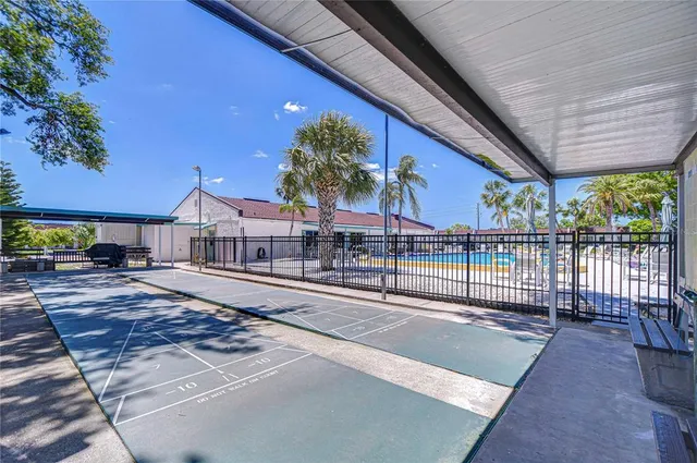 $2,600 | 13870 Oakwood Lane, Seminole, FL 33776