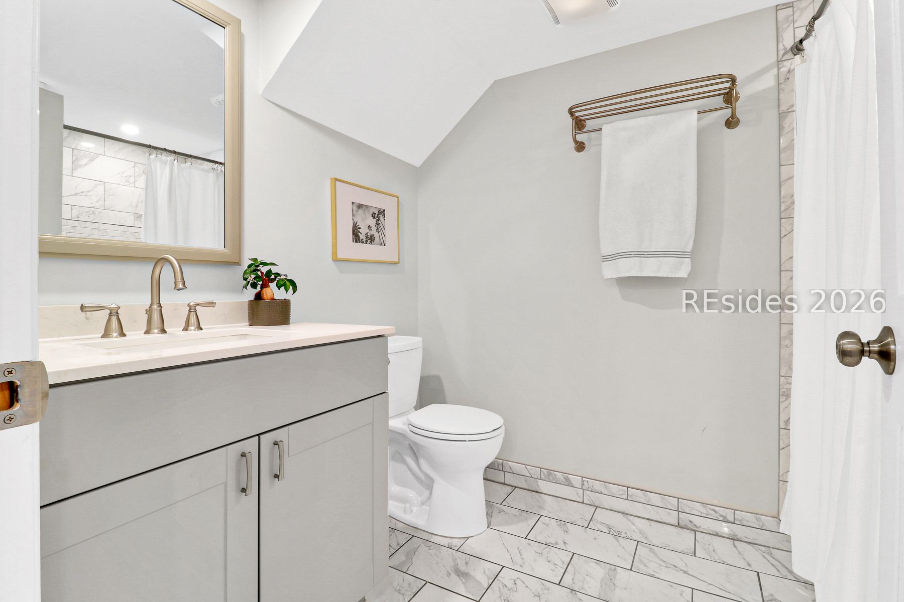 5 Devils Elbow Lane, Unit 5 Hilton Head Island, SC 29926 - Photo 18 of 73 Guest Bath