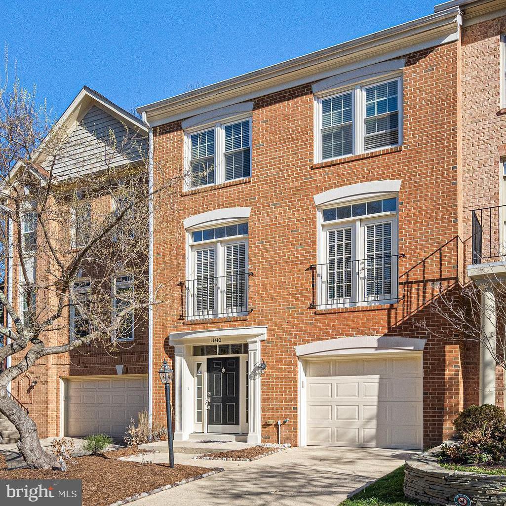 11410 Summer House Court Reston, VA 20194 - Photo 2 of 51 3 BR / 2.5 BA Brick Town House