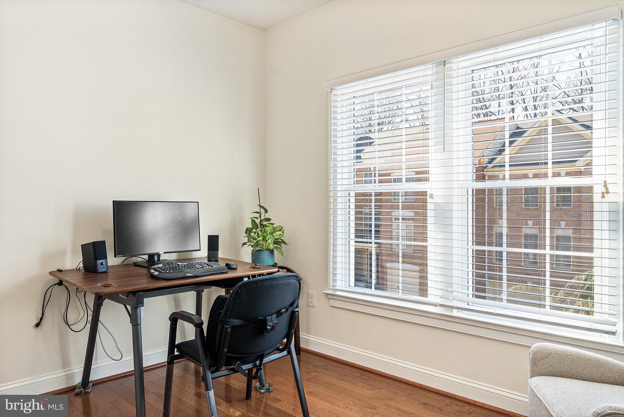 11410 Summer House Court Reston, VA 20194 - Photo 23 of 51 Third Bedroom