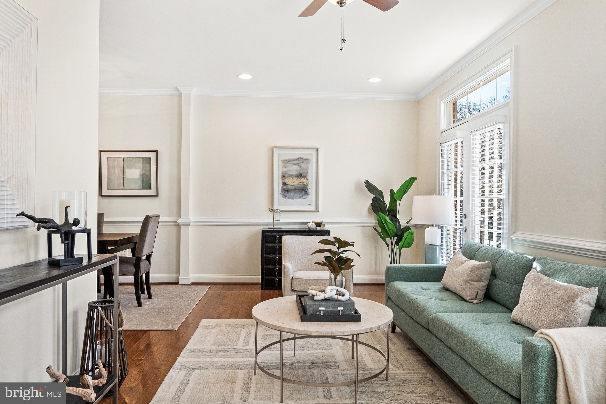 11410 Summer House Court Reston, VA 20194 - Photo 3 of 51 Living Room