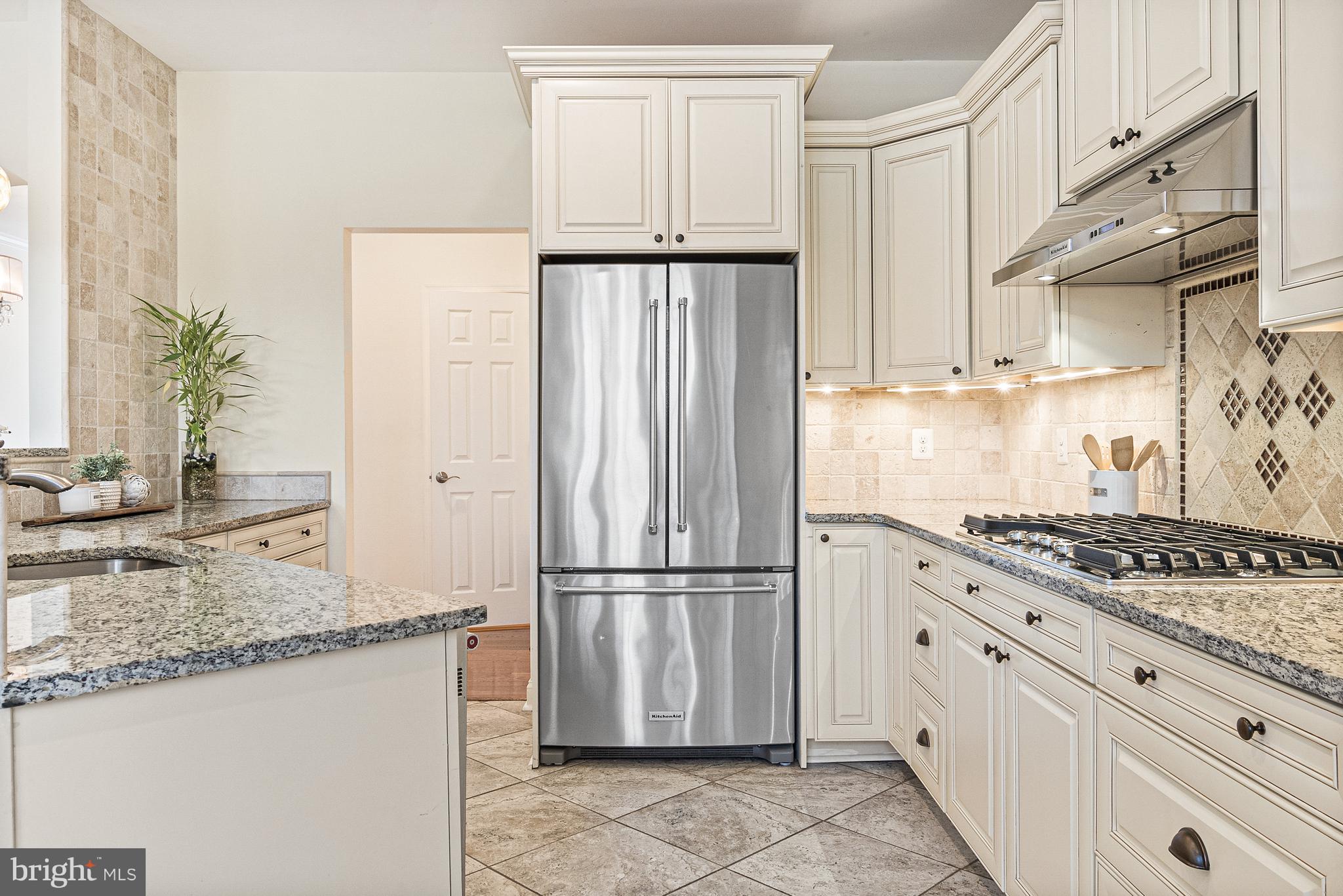 11410 Summer House Court Reston, VA 20194 - Photo 9 of 51 Kitchen