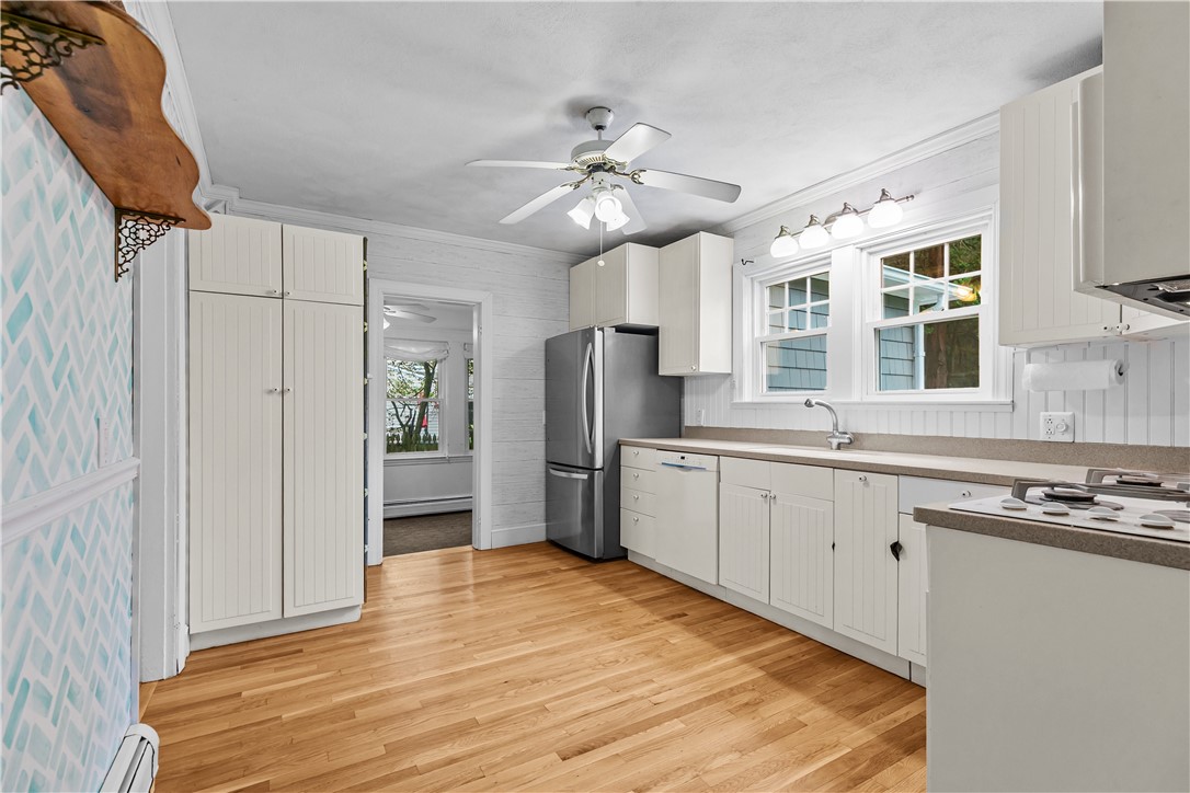 303 Washington Road Barrington, RI 02806 - Photo 9 of 42