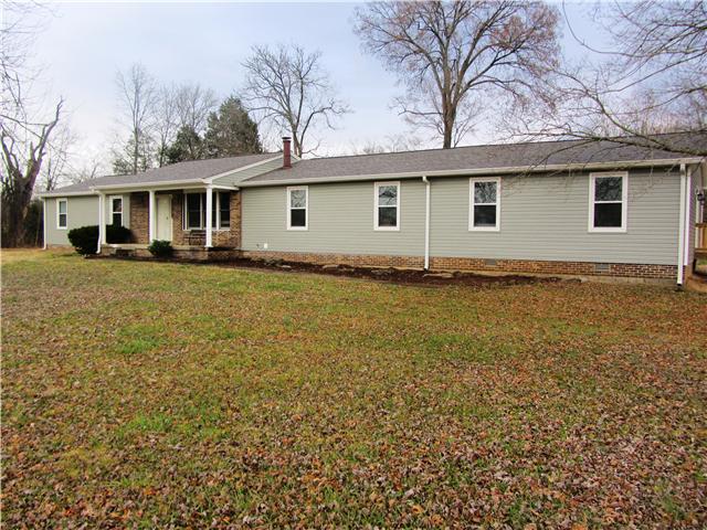 2401 Cairo Bend Road Lebanon, TN 37087 - Photo 3 of 18 a front view of house with yard