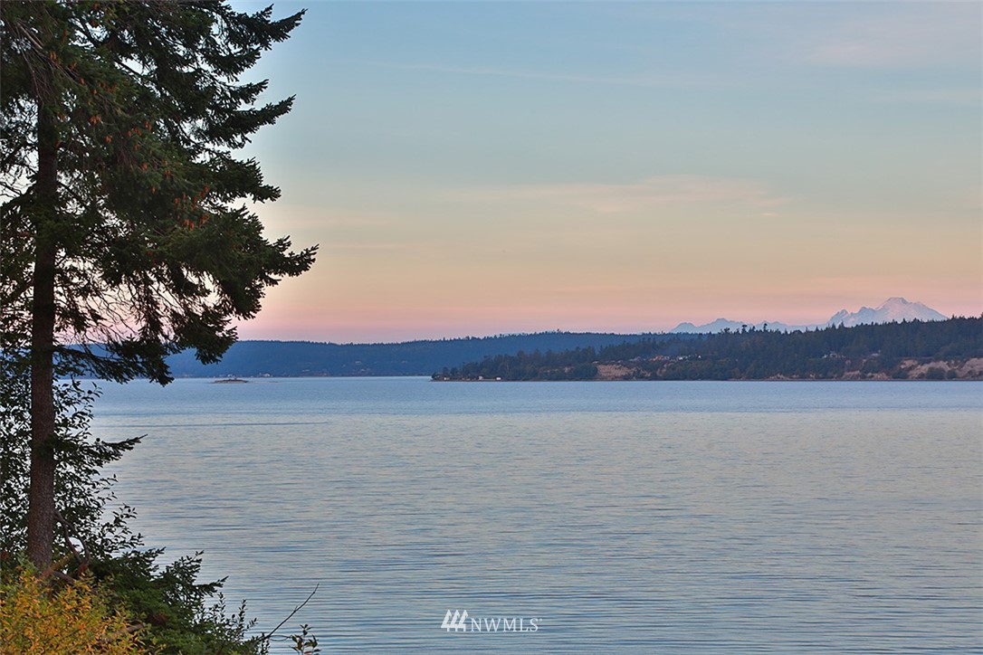 4053 Resort Road Greenbank, WA 98253 - Photo 3 of 25 Gallery Image 3