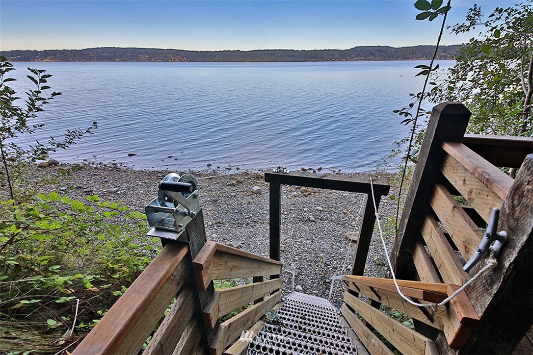 4053 Resort Road Greenbank, WA 98253 - Photo 4 of 25 Gallery Image 4