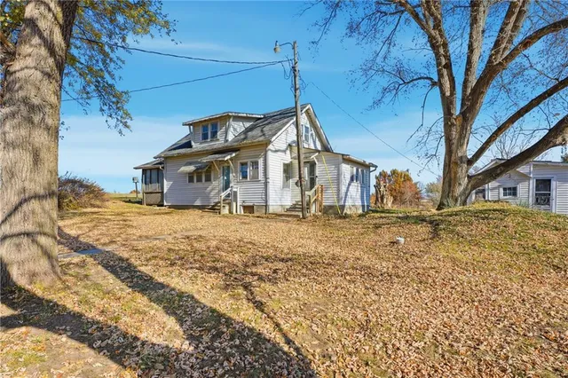 $390,000 | 1181 Southeast 228th Street, Lathrop, MO 64465