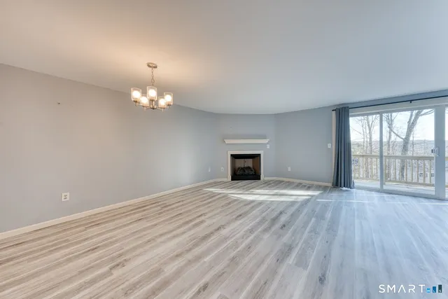 $299,900 | 10 Clubhouse Drive, Unit 10, Cromwell, CT 06416