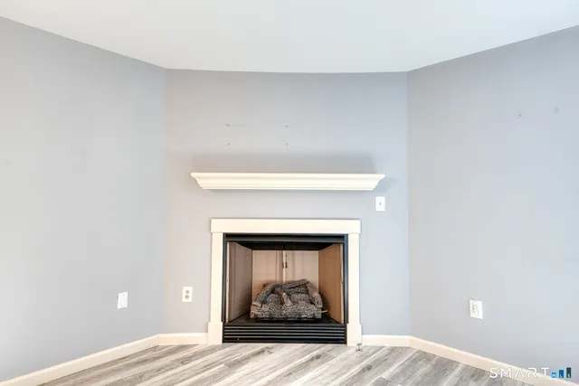 $299,900 | 10 Clubhouse Drive, Unit 10, Cromwell, CT 06416