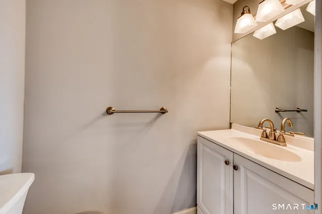 $299,900 | 10 Clubhouse Drive, Unit 10, Cromwell, CT 06416