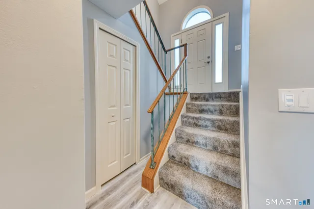 $299,900 | 10 Clubhouse Drive, Unit 10, Cromwell, CT 06416