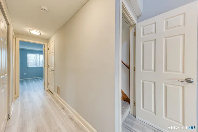 $299,900 | 10 Clubhouse Drive, Unit 10, Cromwell, CT 06416