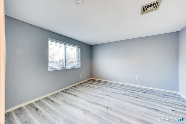 $299,900 | 10 Clubhouse Drive, Unit 10, Cromwell, CT 06416