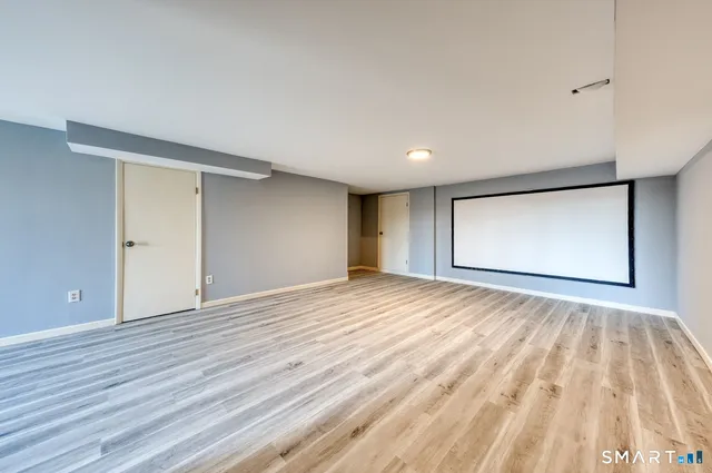 $299,900 | 10 Clubhouse Drive, Unit 10, Cromwell, CT 06416