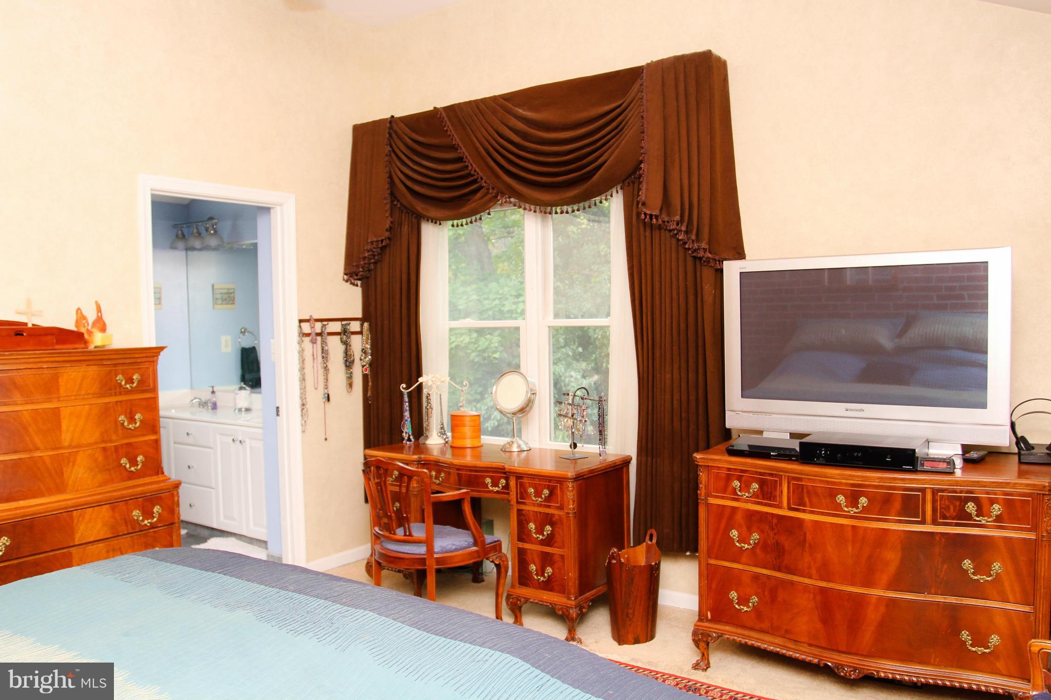 14 Dungarrie Road Catonsville, MD 21228 - Photo 11 of 23 Bedroom (Master)