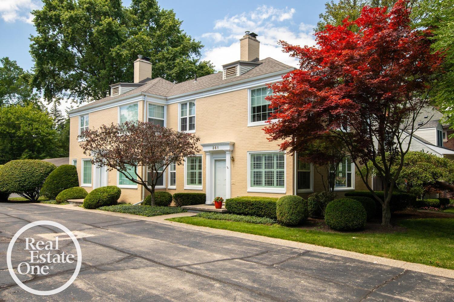 361 Neff Road Grosse Pointe, MI 48230 - Photo 2 of 21 50158037-888EAF99-DD4C-4E24-9322-87CA86CB37CE.JPG