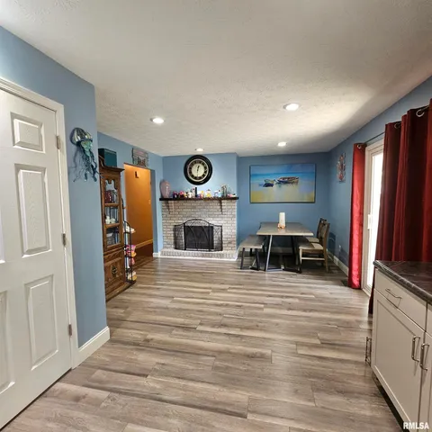 $230,000 | 1011 Blueberry Hill Avenue, Mount Vernon, IL 62864