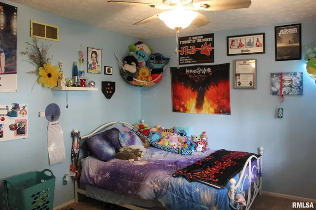 $230,000 | 1011 Blueberry Hill Avenue, Mount Vernon, IL 62864