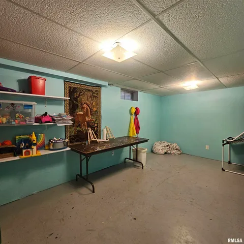 $230,000 | 1011 Blueberry Hill Avenue, Mount Vernon, IL 62864