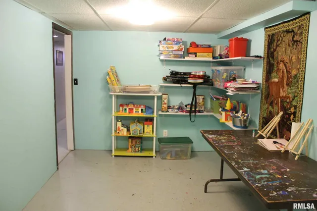 $230,000 | 1011 Blueberry Hill Avenue, Mount Vernon, IL 62864