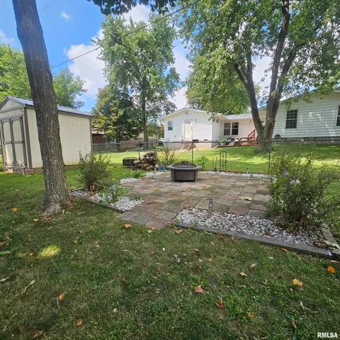 $230,000 | 1011 Blueberry Hill Avenue, Mount Vernon, IL 62864