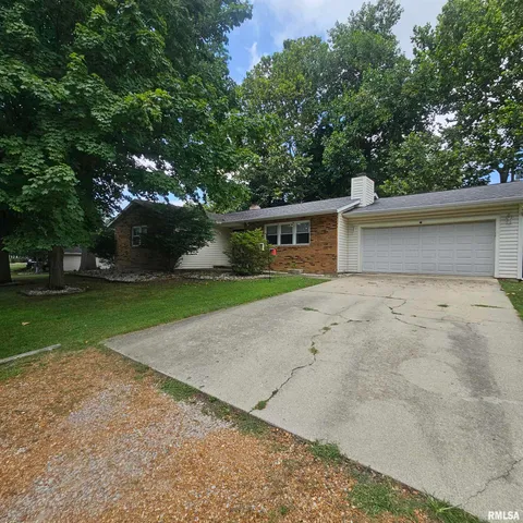 $230,000 | 1011 Blueberry Hill Avenue, Mount Vernon, IL 62864