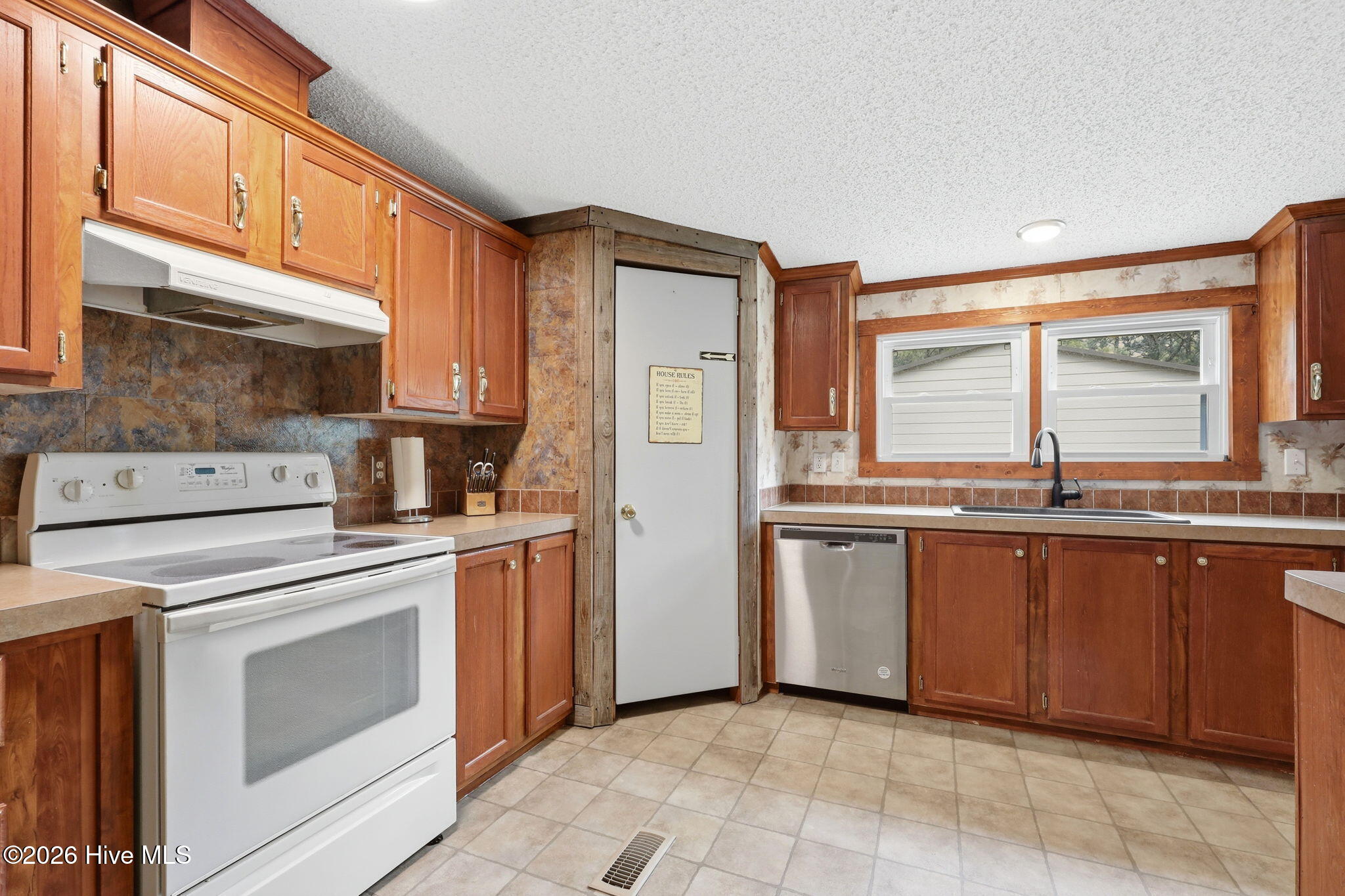 157 Hall Road Newport, NC 28570 - Photo 18 of 46 33-web-or-mls-IMG_7841